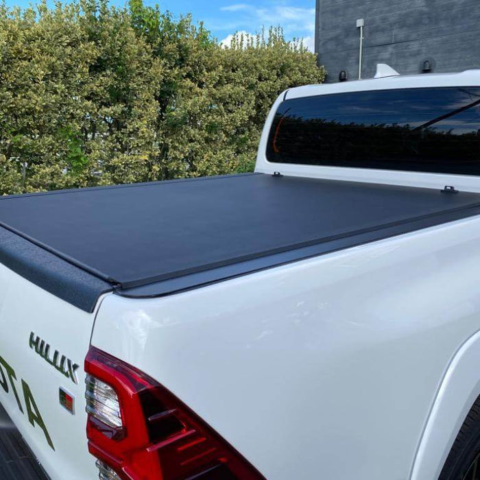 Benefits of a Truck with Tonneau Cover for Your Lifestyle