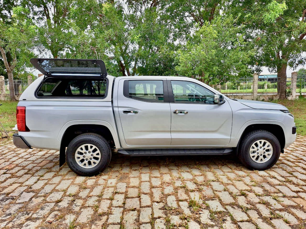 Discover the Best Canopy Rockhampton Options for Your Ute and Trailer